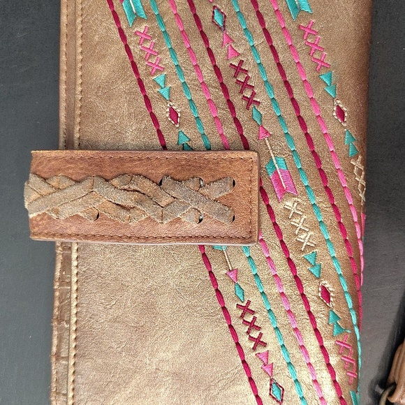 Catchfly Studio Wallet Southwest Embroidery Wallet Clutch Large - Picture 2 of 5